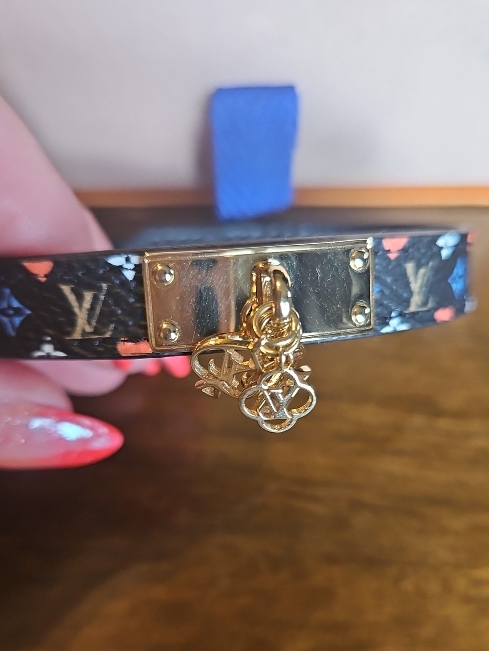 Louis Vuitton Game On Black Monogram Bracelet Gold LV Logos ♠️♦️♣️♥️ - Picture 2 of 11